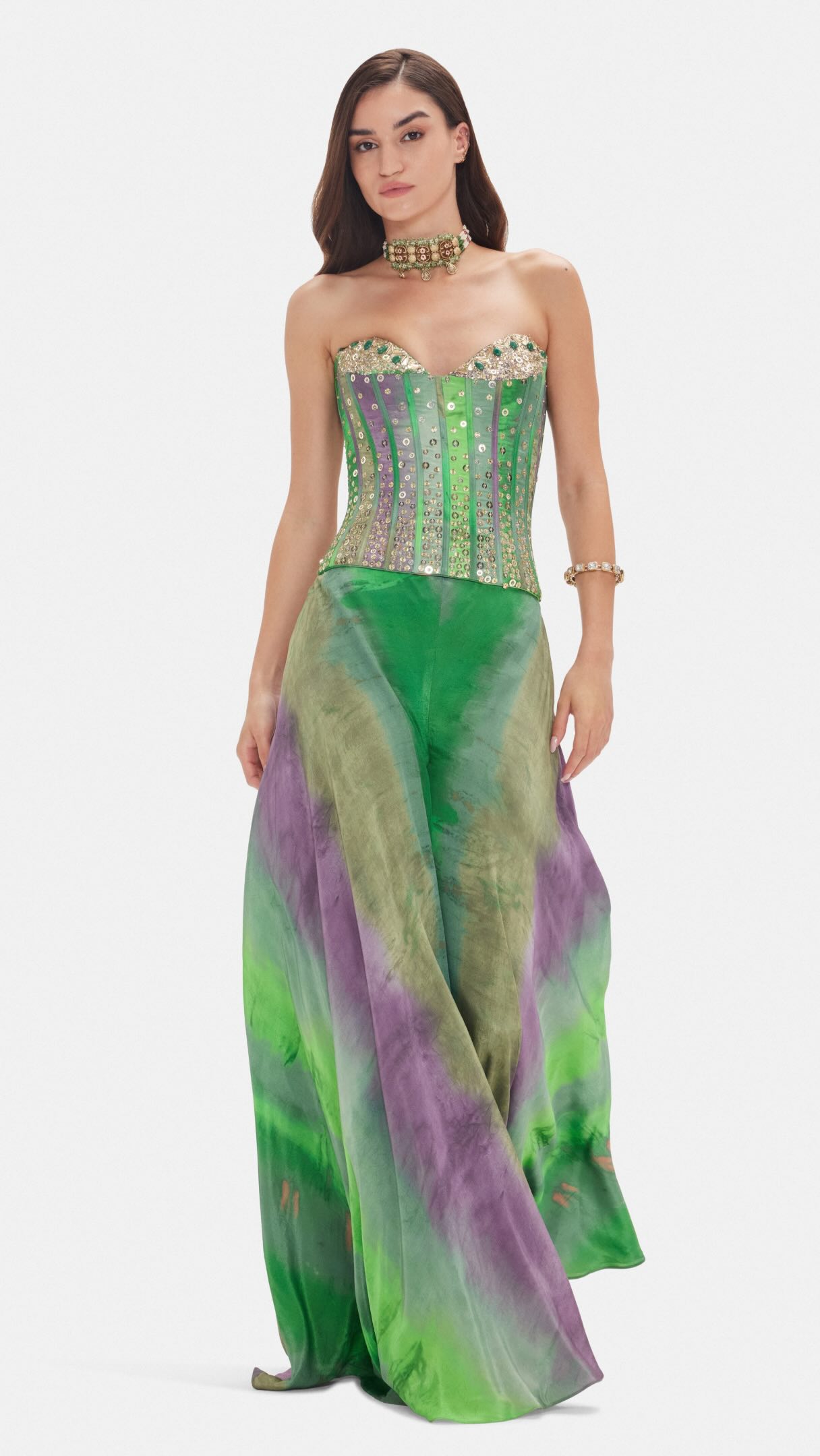 RESORT 2026

Designed for movement, colour, and confidence from the Digital Runway to your wardrobe crafted for those who like their occasion wear easy, express